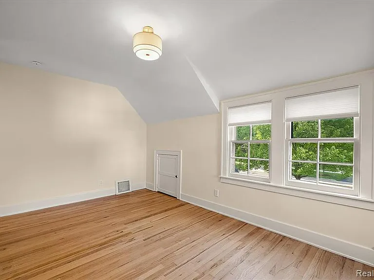 2136 Dorchester Rd — Photo 41