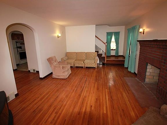 2nd image of 543 Summit St