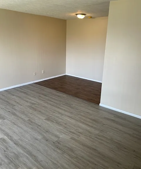 Riverview Apartments — Photo 5