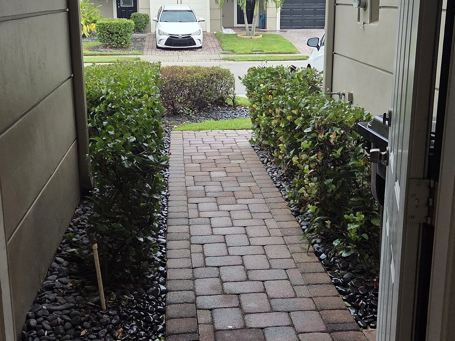 3 bed, 2.5 bath, 1490 sqft, $2,125 — Photo 3
