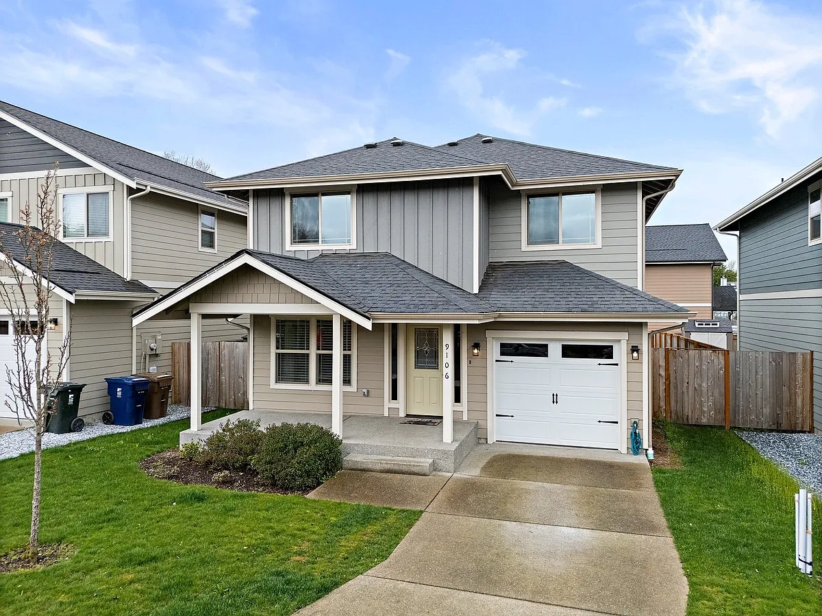 4 bed, 2.5 bath, 2018 sqft, $3,100 — Photo 2