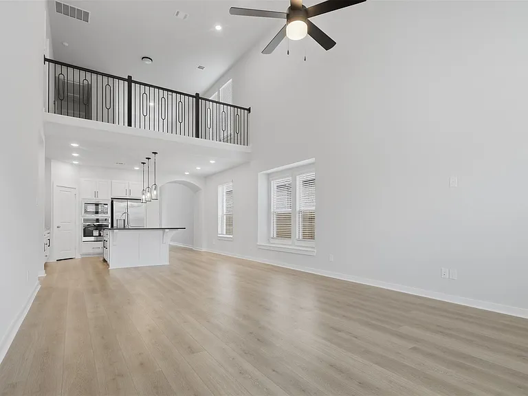 5011 Bowen Prairie Dr — Photo 11