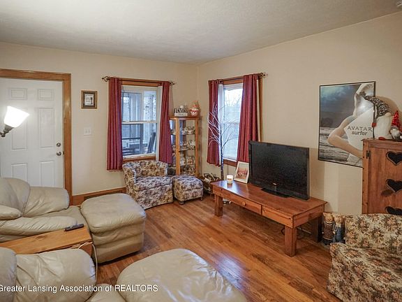 4th image of 549 Tisdale Ave