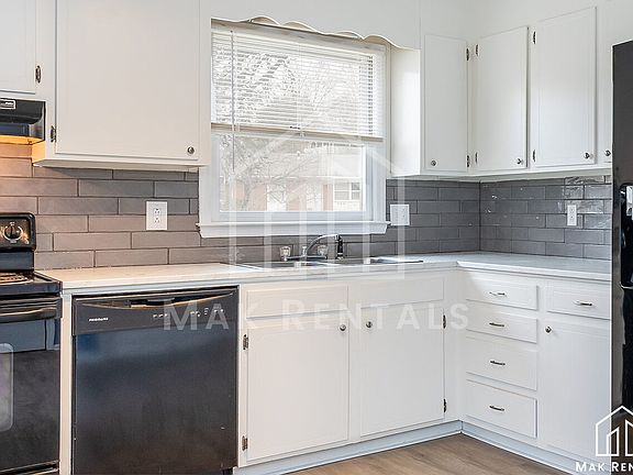2nd image of 715 W Pine Cir