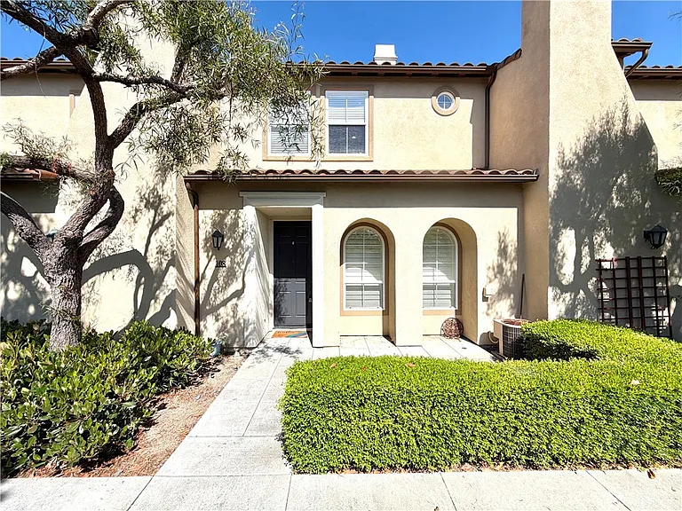 108 Calle Campanero — Photo 1