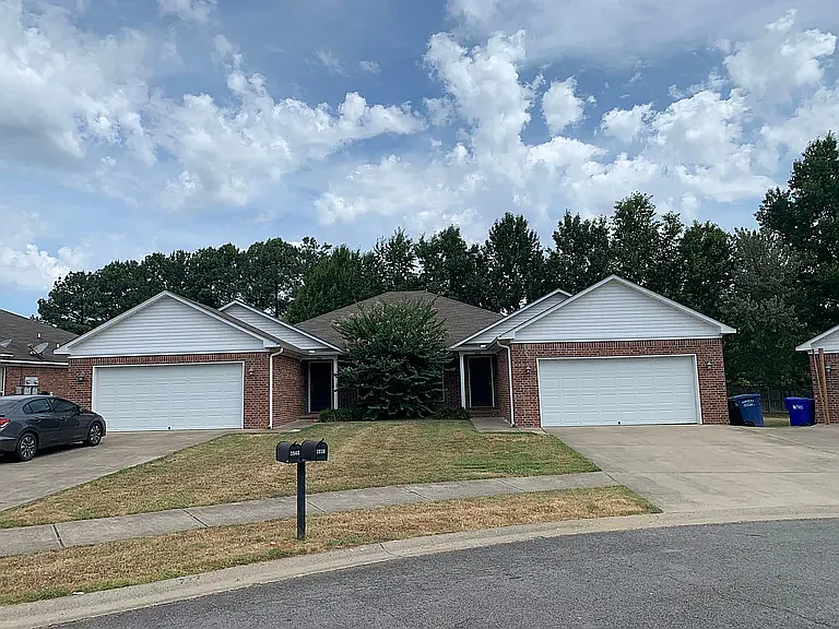3900 Sydney Dr — Photo 1