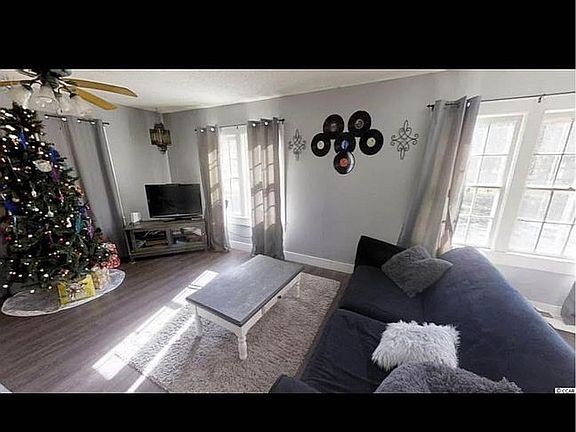 5th image of 813 Windsor Way