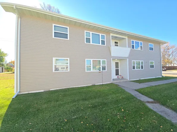 711 Washington Ave, Larimore, ND 58251
