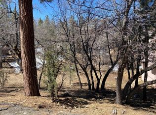 464 Orange Ave, Sugarloaf, CA 92386