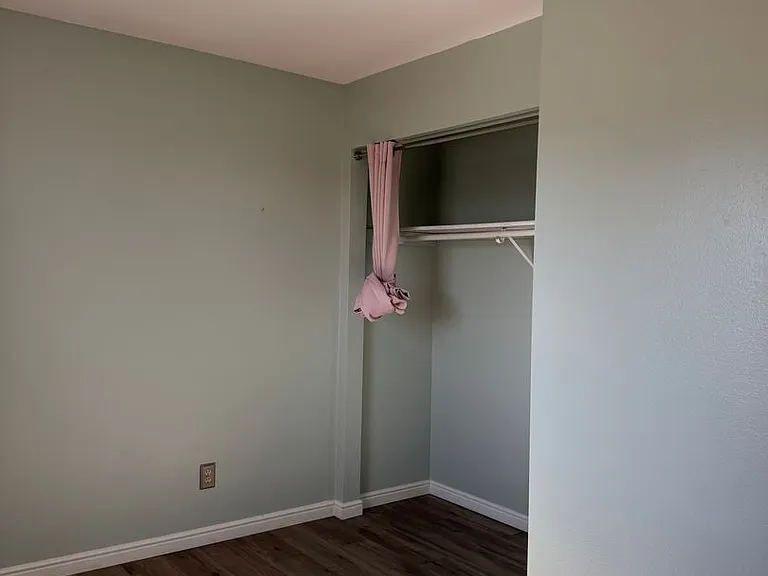660 Thistle Dr — Photo 14