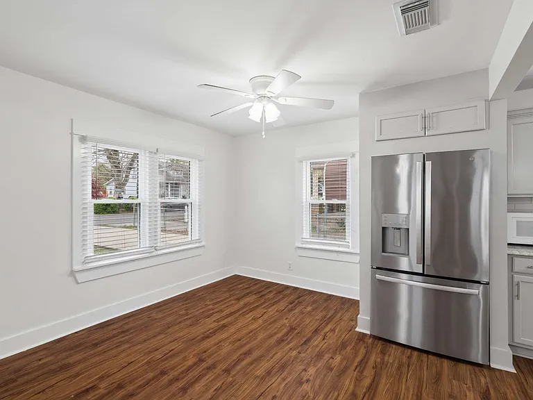 205 Raymond St — Photo 11