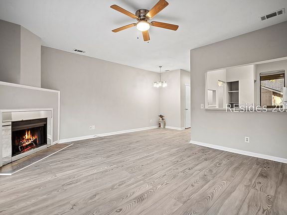 3rd image of 5 Gumtree Rd APT I19