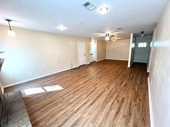 3rd image of 3002 Glen Ct