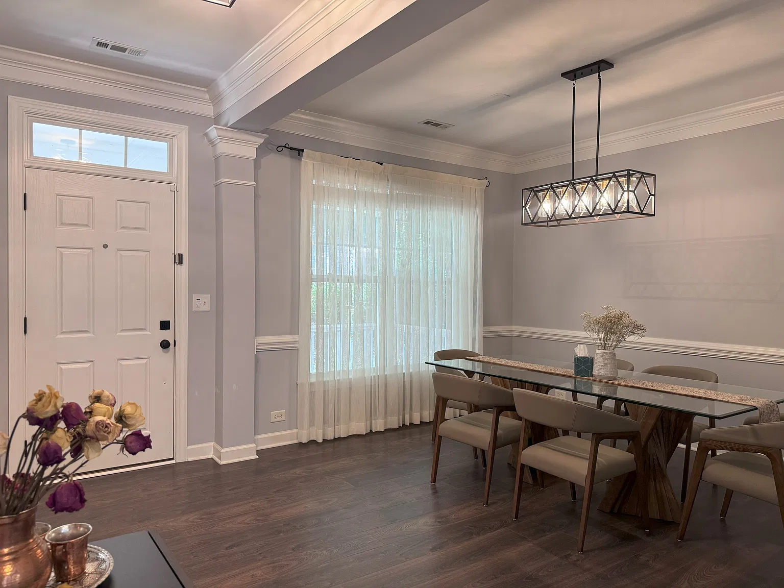 4 bed, 2840 sqft, $3,360 — Photo 3