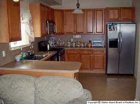 5th image of 15 Clinton Ct