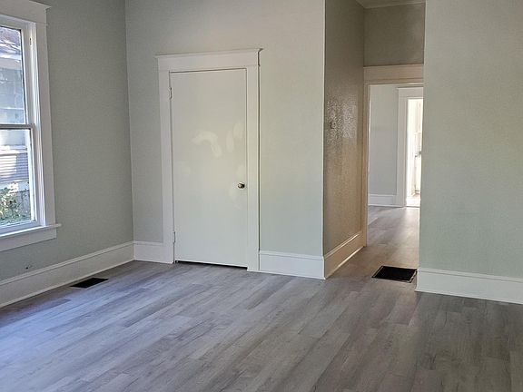 5th image of 521 Wichita St #1/2