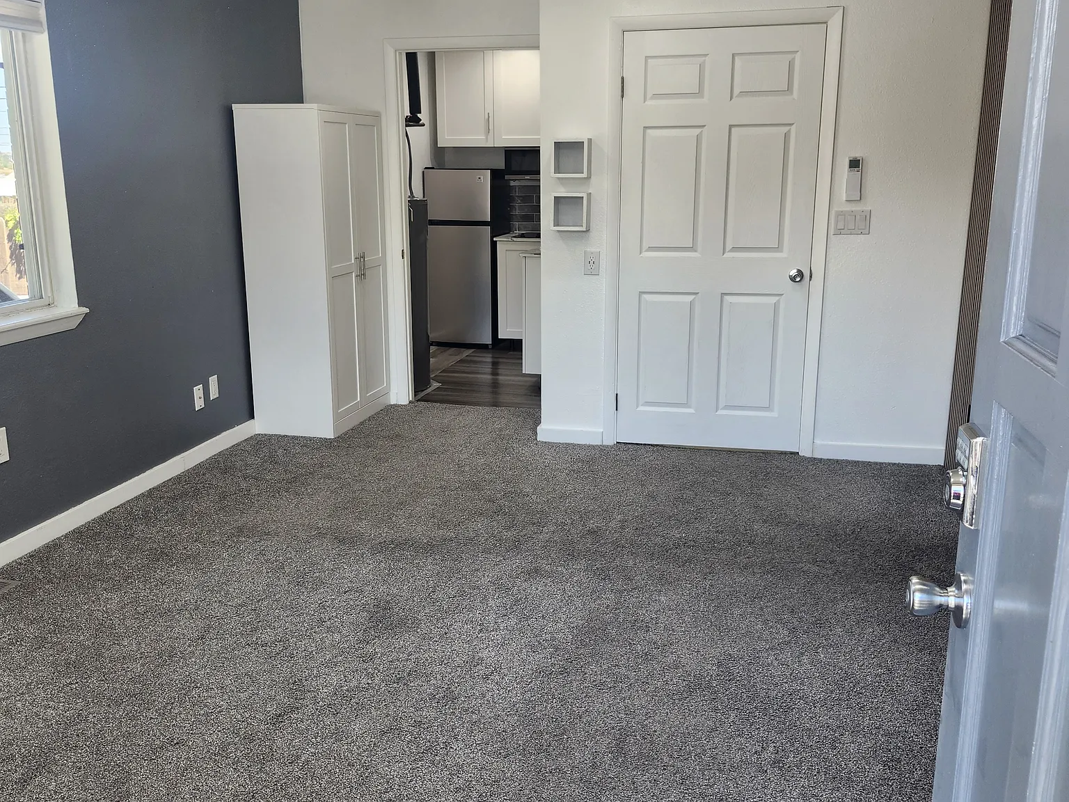 Studio, 300 sqft, $1,495 — Photo 2