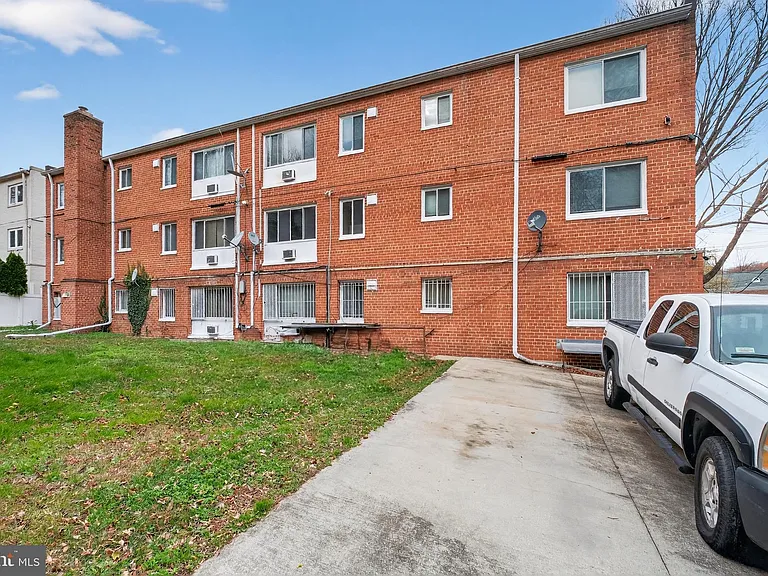 2901 Gainesville St SE #202 — Photo 27