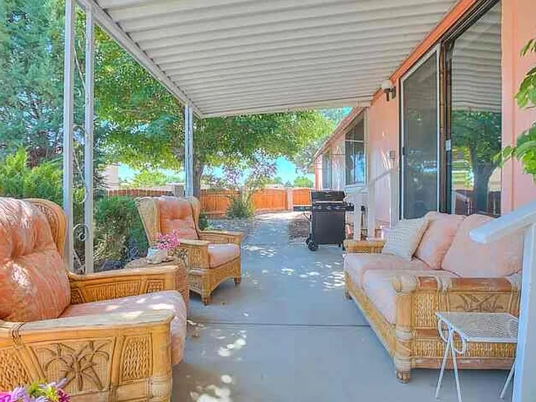 1 Serena Dr SE — Photo 3