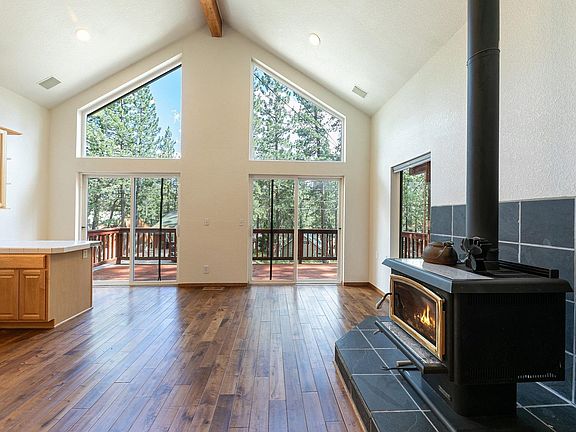 4th image of 13370 Sierra Dr