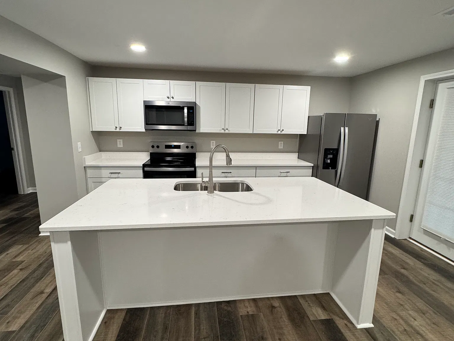 176 Grimes Blvd — Photo 1
