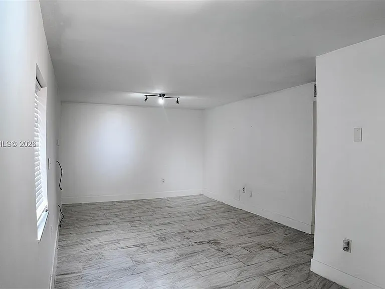 2138 SW 6th St #101 — Photo 2