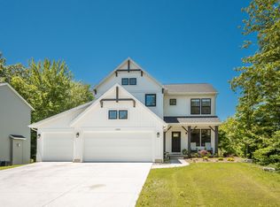 17943 Spring Oak Dr, Spring Lake, MI 49456