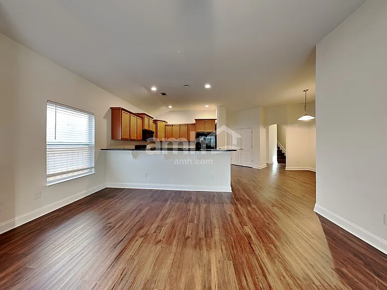 24 Madeline Cir — Photo 7