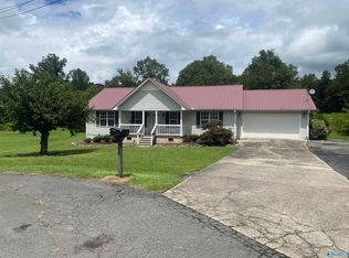 71 Clyde Cir, Guntersville, AL 35976