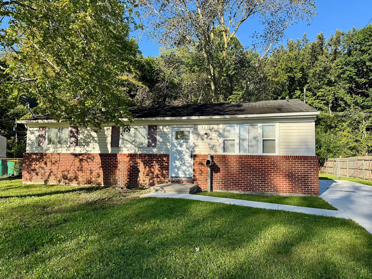 3 bed, 1.5 bath, 960 sqft, $1,650 — Photo 1