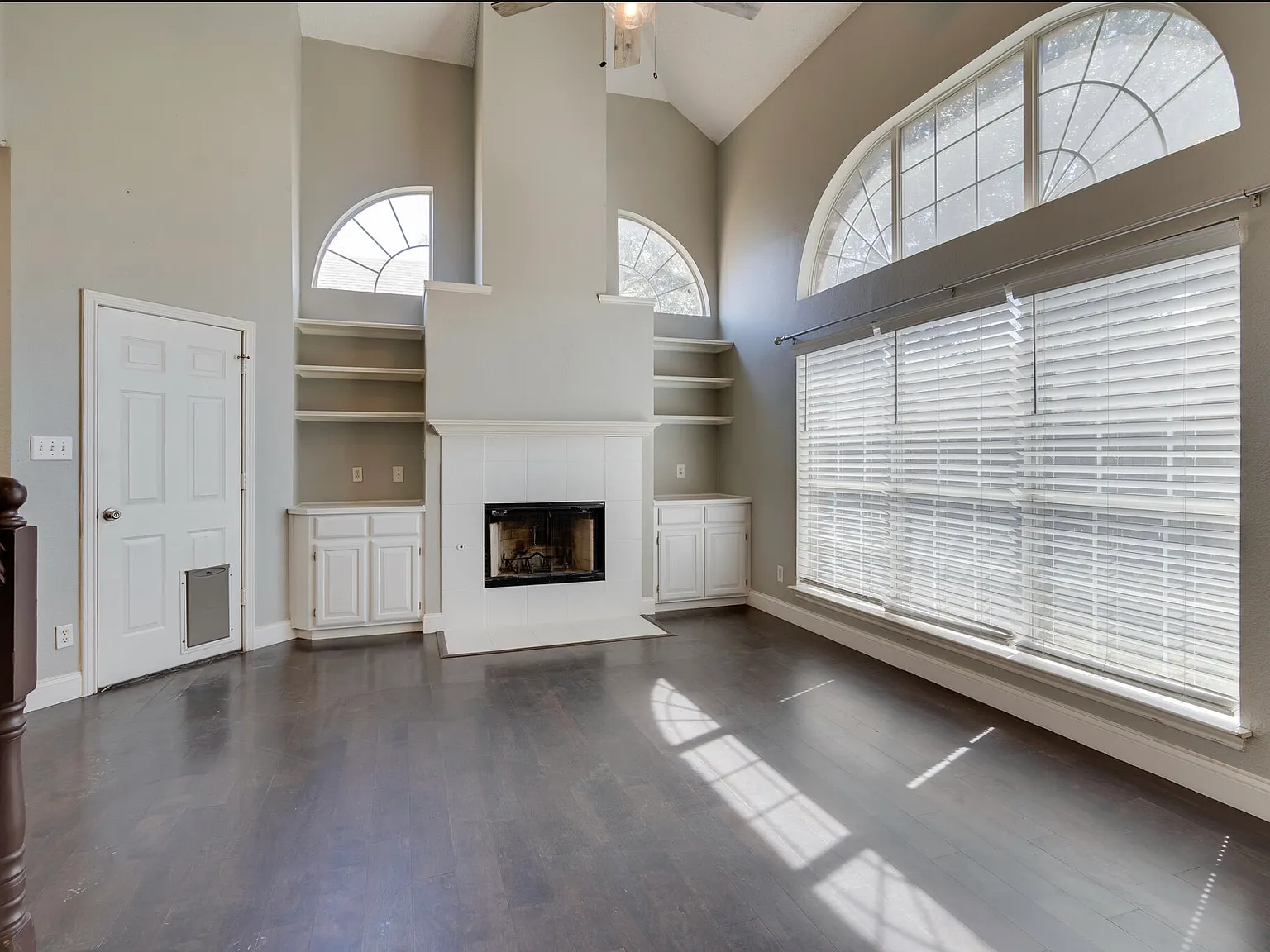 3 bed, 2.5 bath, 1383 sqft, $2,750 — Photo 4