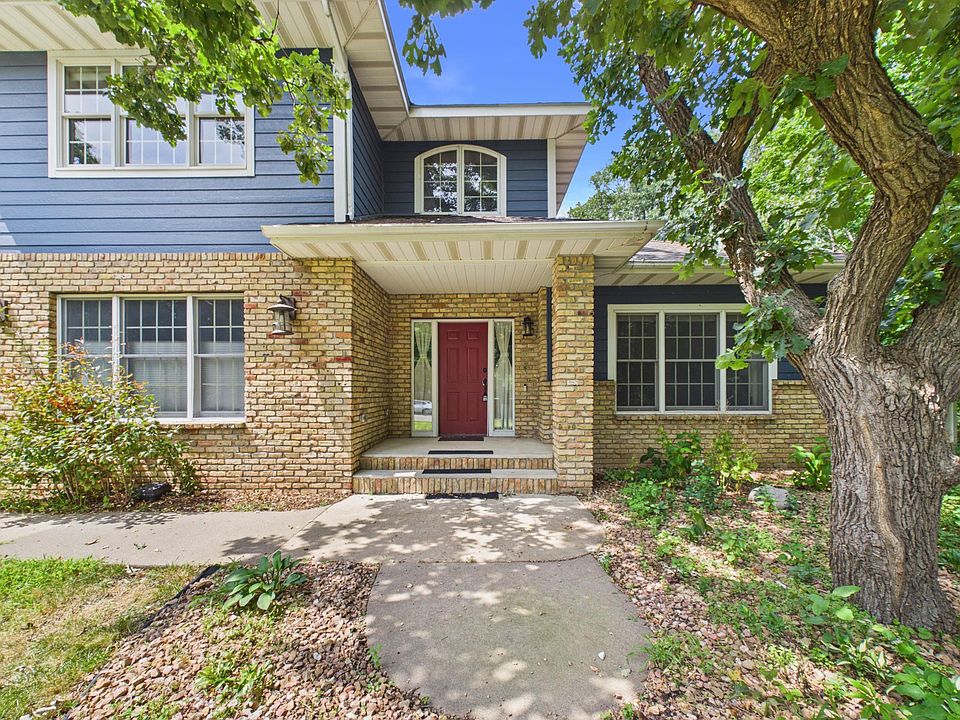 1st image of 2527 Colony Cir