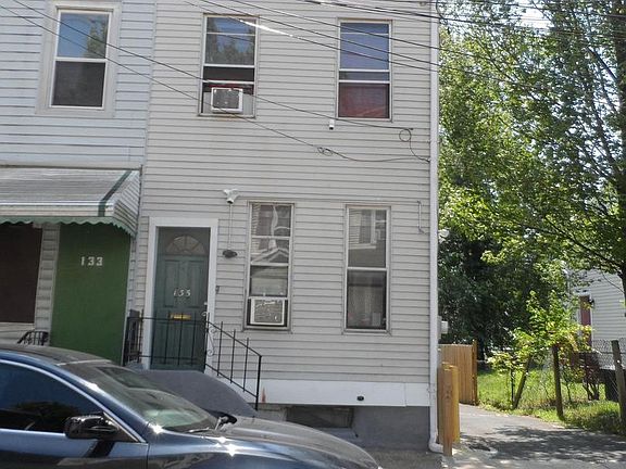 2nd image of 135 Fountain Ave