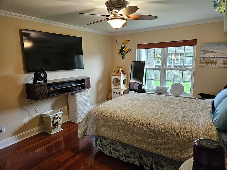 655 Middle Country Rd #2H2 — Photo 36