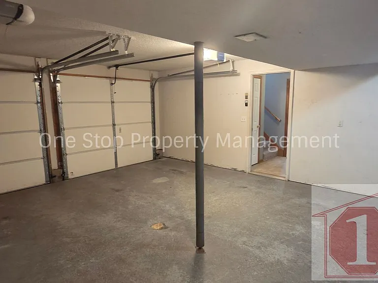 1317 S Huntington Dr — Photo 26