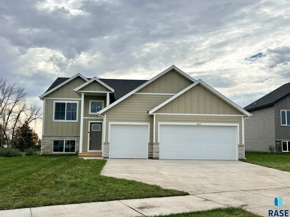 1013 Estate St, Harrisburg, SD 57032