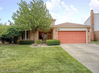 37220 Highlite Dr, Sterling Heights, MI 48310