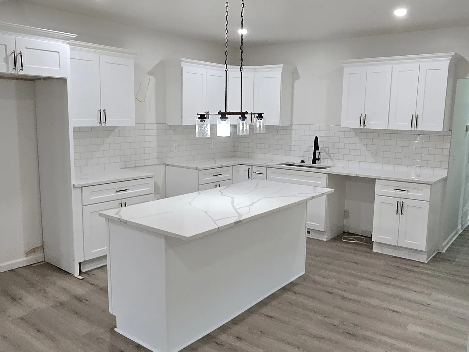 5 bed, 2800 sqft, $2,960 — Photo 3