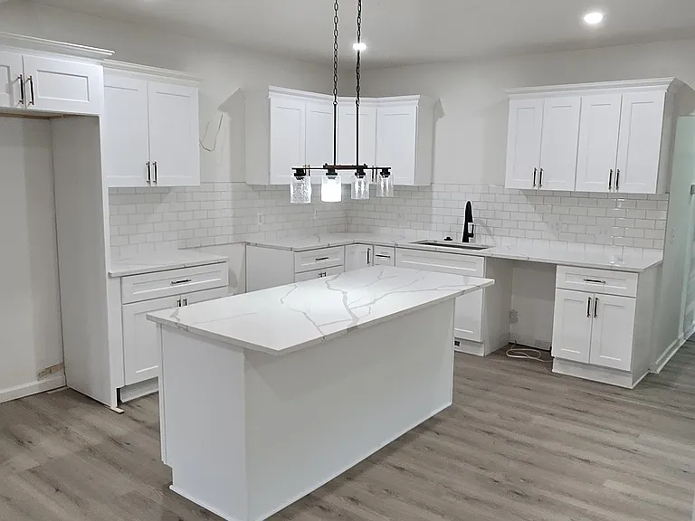 2295 Blaine St — Photo 3