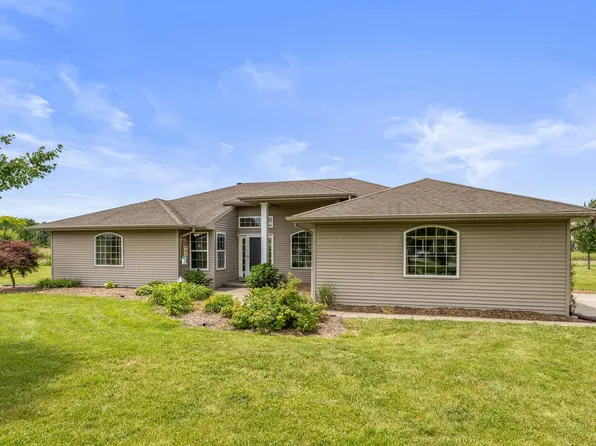 2665 Private Access 374 E, Mahomet, IL 61853
