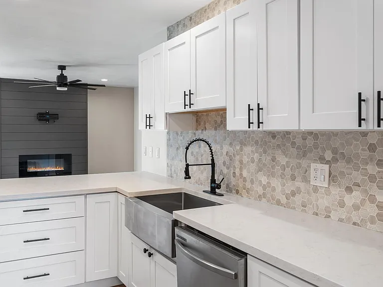8302 E Windsor Ave — Photo 3
