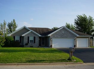 2132 Edge Rock Rd, Rockton, IL 61072