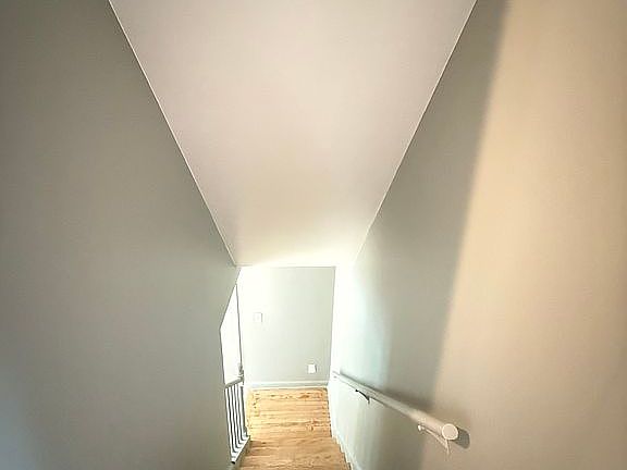 4th image of 117 Goodrich Ave