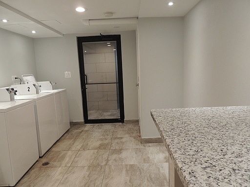 1st image of 6016 N Kenmore Ave #1C
