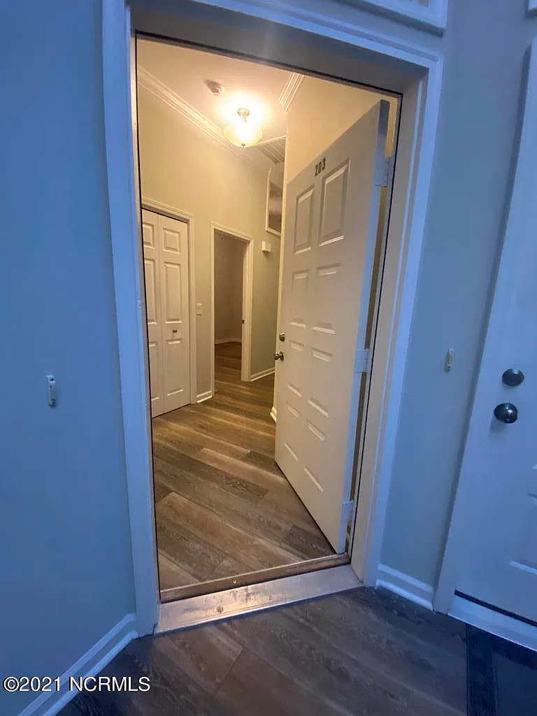 1 bed, 1.0 bath, 700 sqft, $1,350 — Photo 3