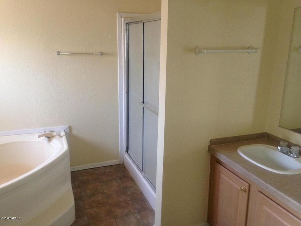 2nd image of 1720 W Coralbrooke Dr