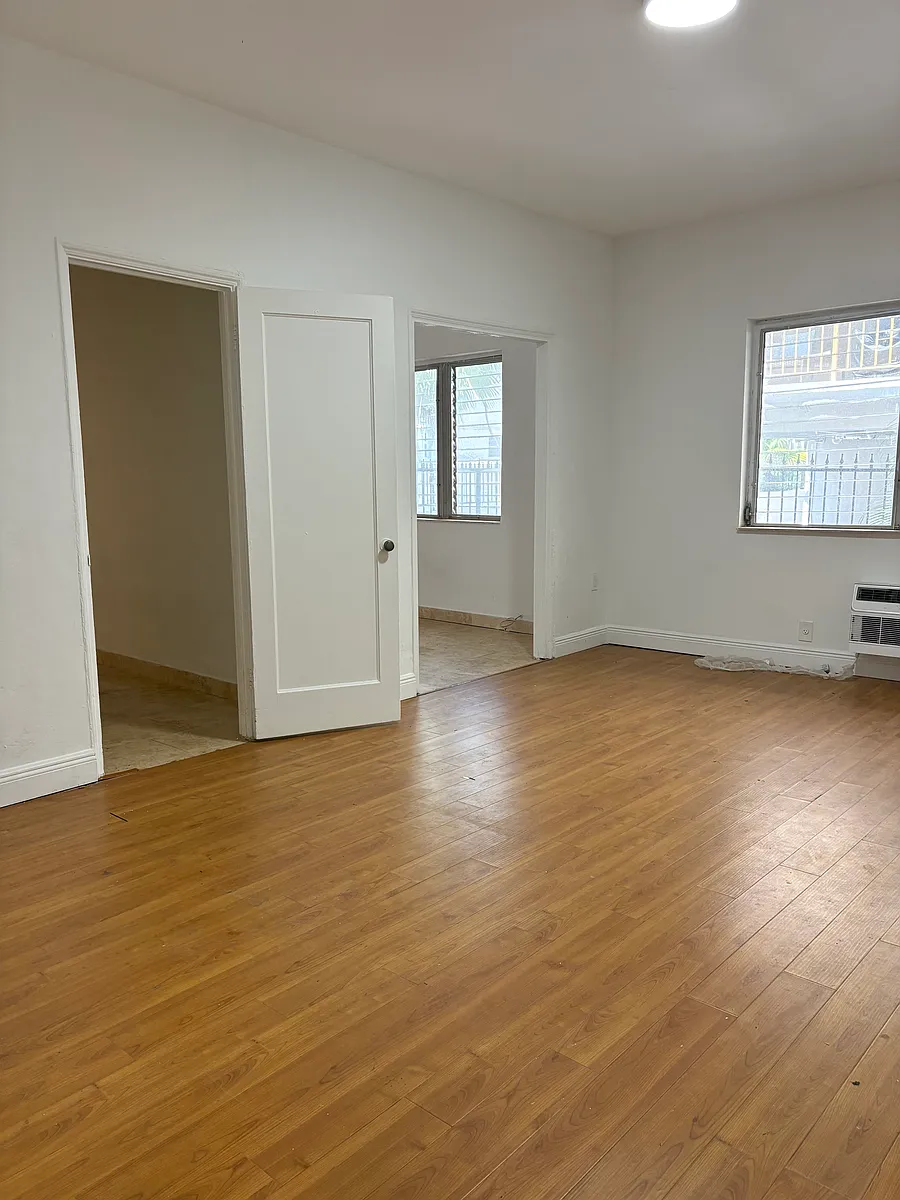 Building Photo - 1526 Meridian Ave #10