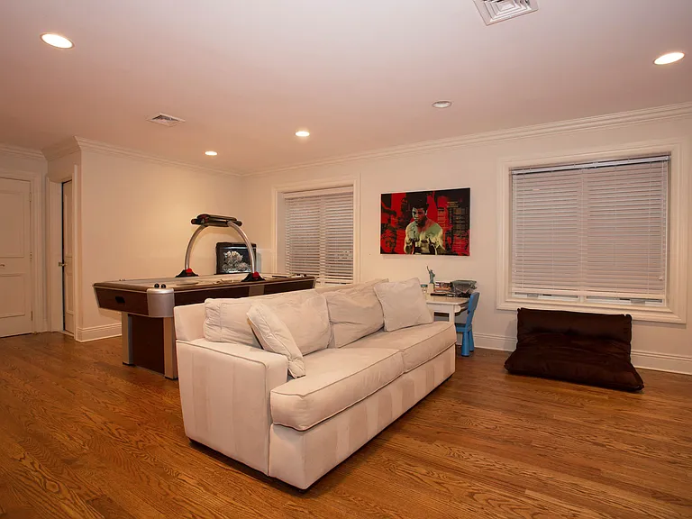 146 Palisade Ave — Photo 13