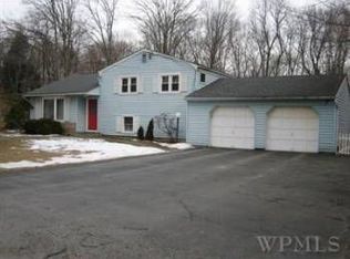 82 Concord Dr, Mahopac, NY 10541