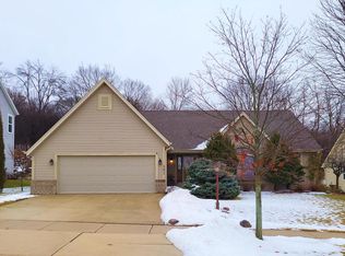 301 Kensington Cir, Johnson Creek, WI 53038